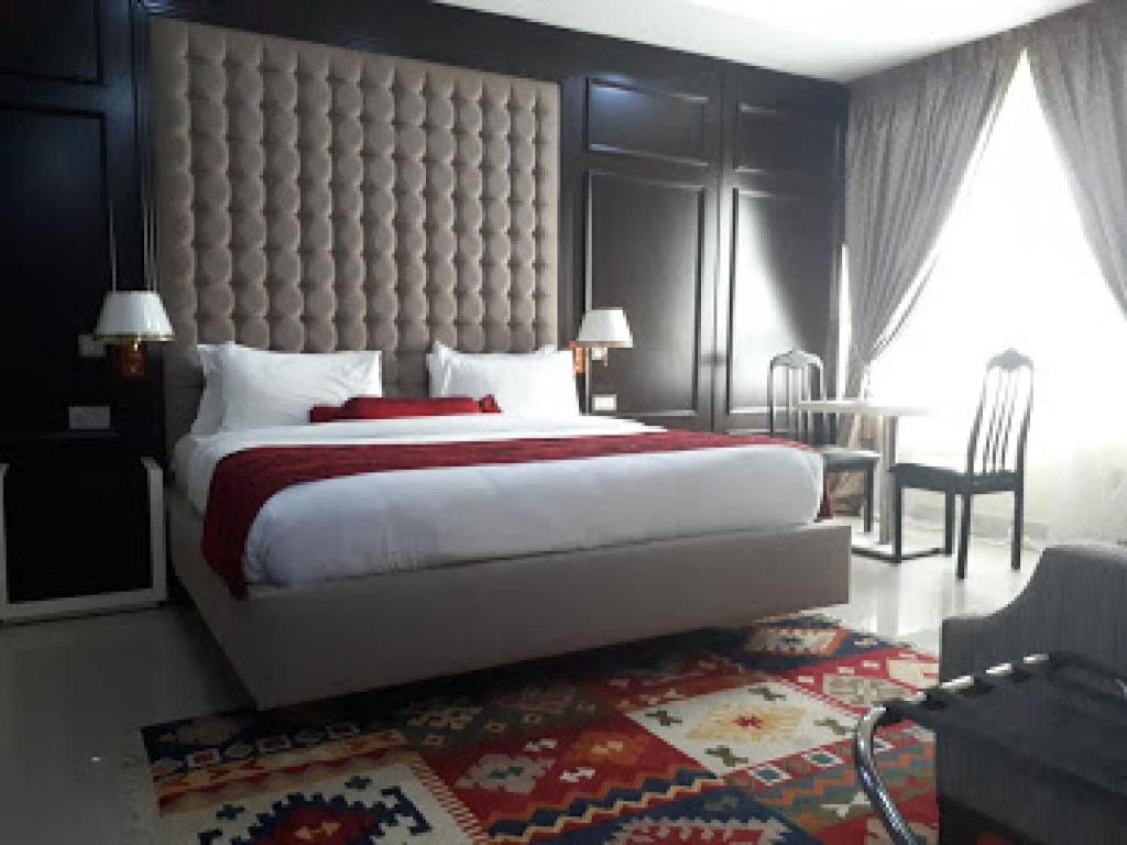 /web/uploads/116/Best Western Plus Ibadan/room-photos/Deluxe Suite/best westwen del suitejpg.jpg